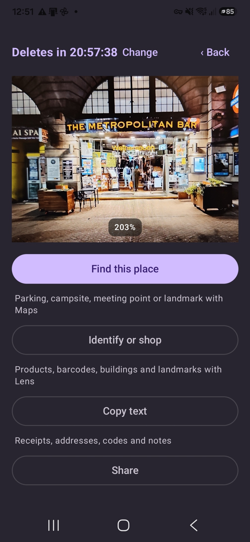 A restaurant photo kept inside Photo Pin until the user chooses to share it